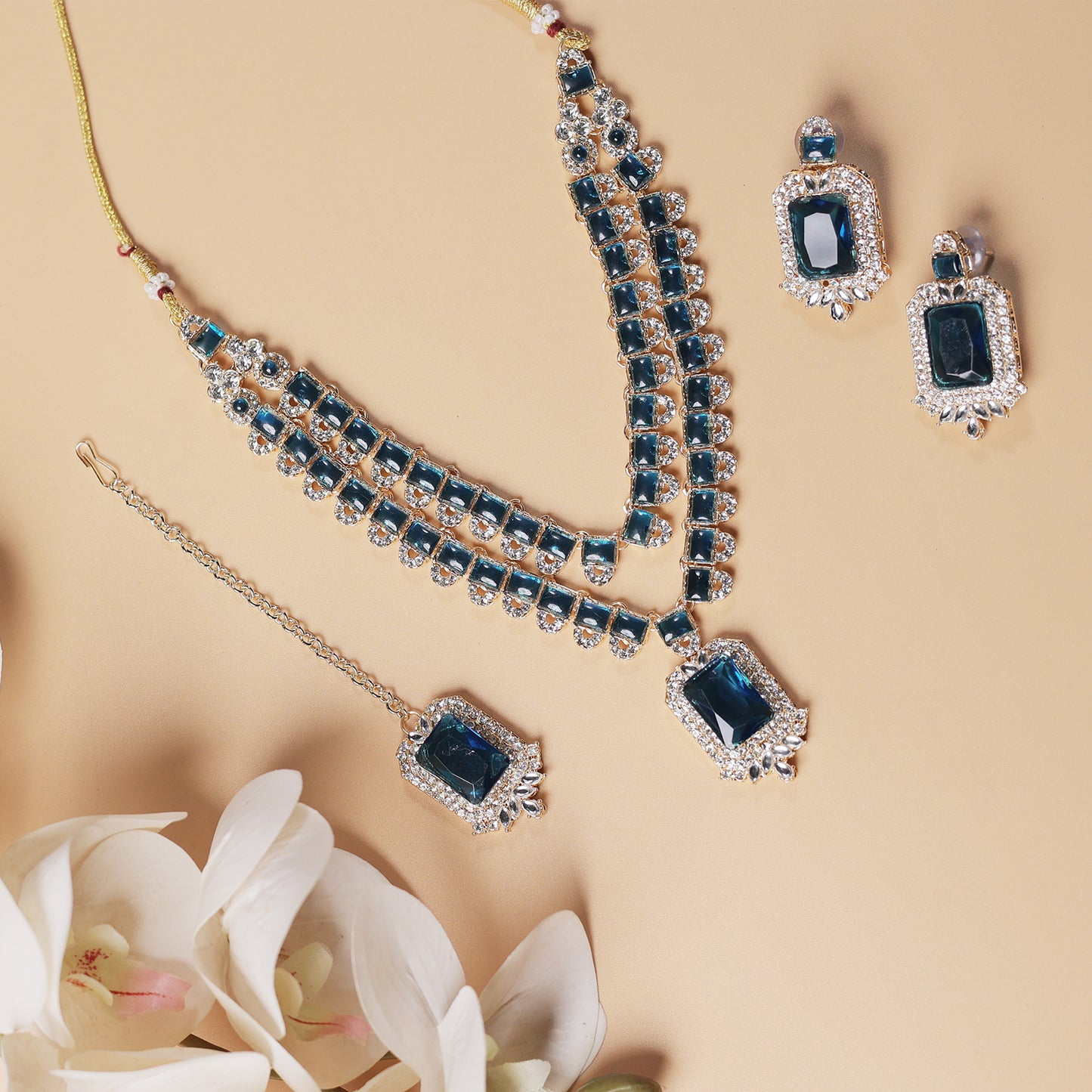 The Royal Blue Affair: Sophisticated Jewelry for the Discerning Eye